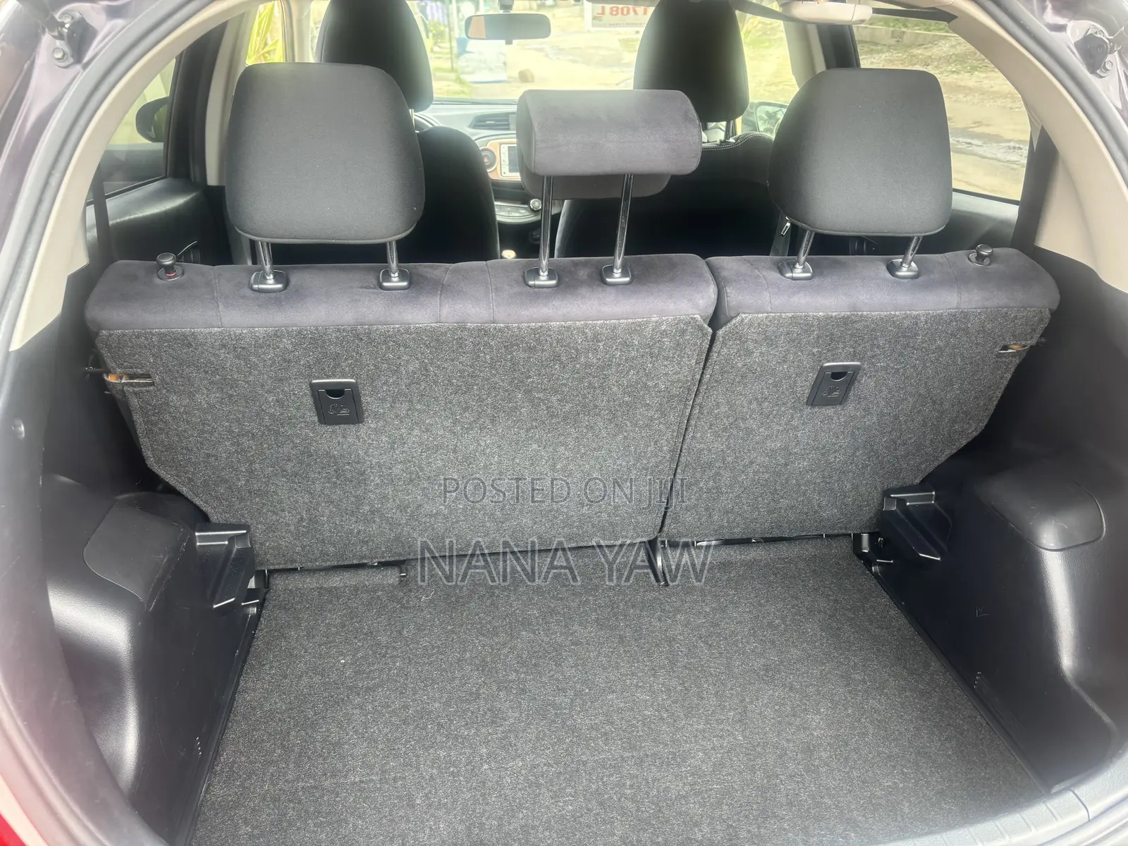 Toyota Vitz 1.3 FWD 5dr 2014 Purple