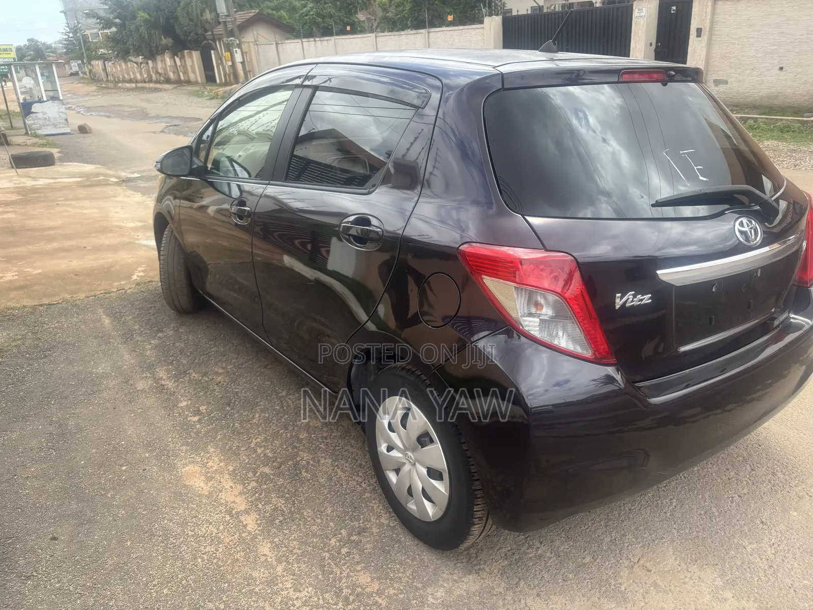 Toyota Vitz 1.3 FWD 5dr 2014 Purple