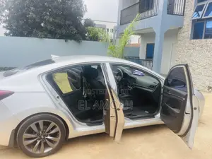Hyundai Elantra Limited 2019 Silver