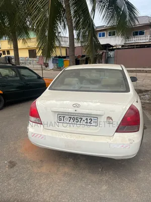 Hyundai Elantra GT 2002 White