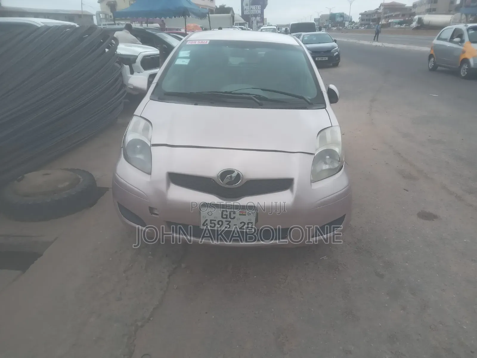 Toyota Vitz 2010 Silver