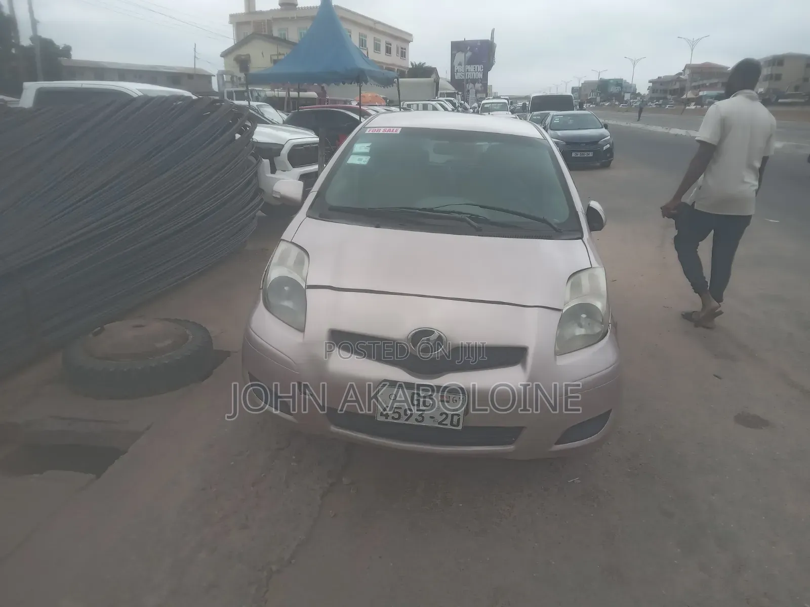 Toyota Vitz 2010 Silver