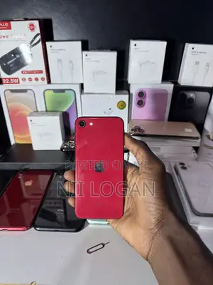 Apple iPhone SE (2020) 64 GB Red