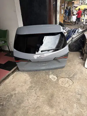 Honda HR-V 2023, Complete Boot
