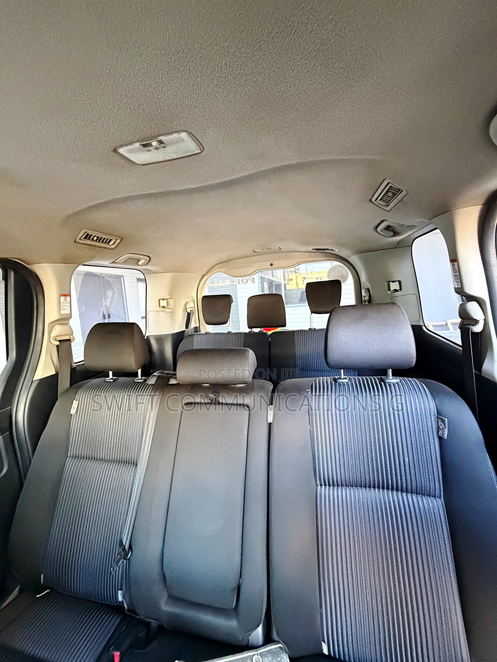 Toyota Voxy V 4WD 8-Seater 2015 White