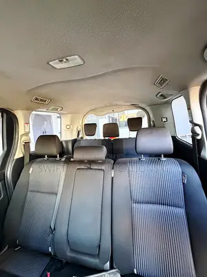 Toyota Voxy V 4WD 8-Seater 2015 White