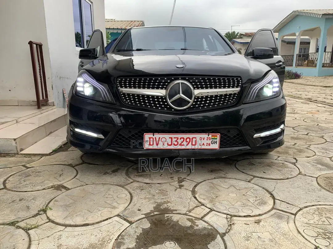 Mercedes-Benz C250 2014 Black