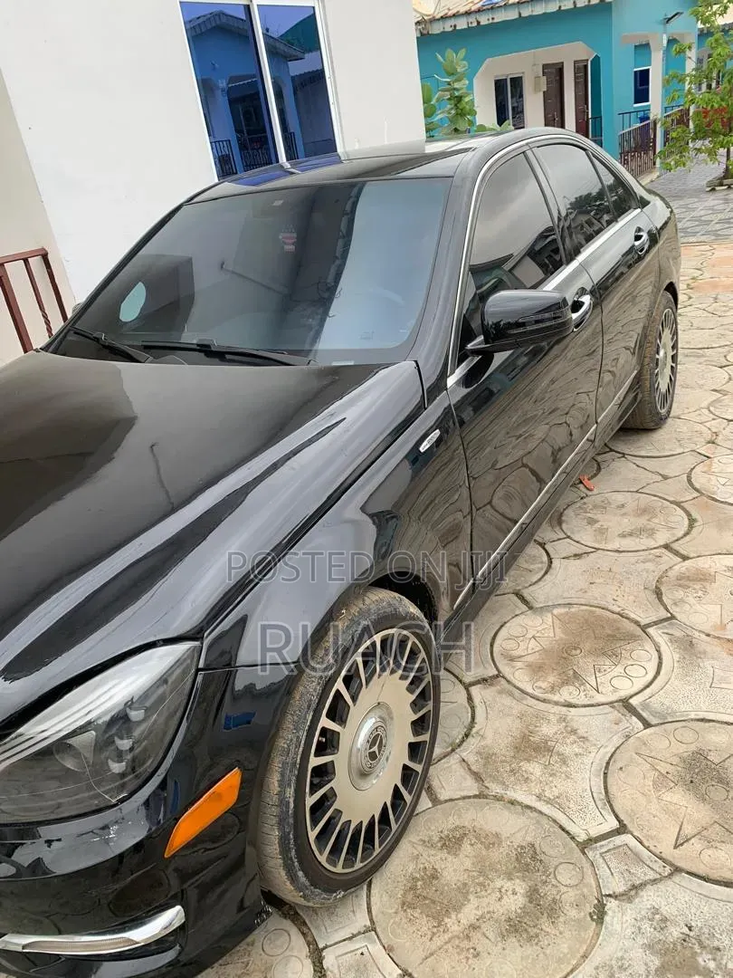 Mercedes-Benz C250 2014 Black