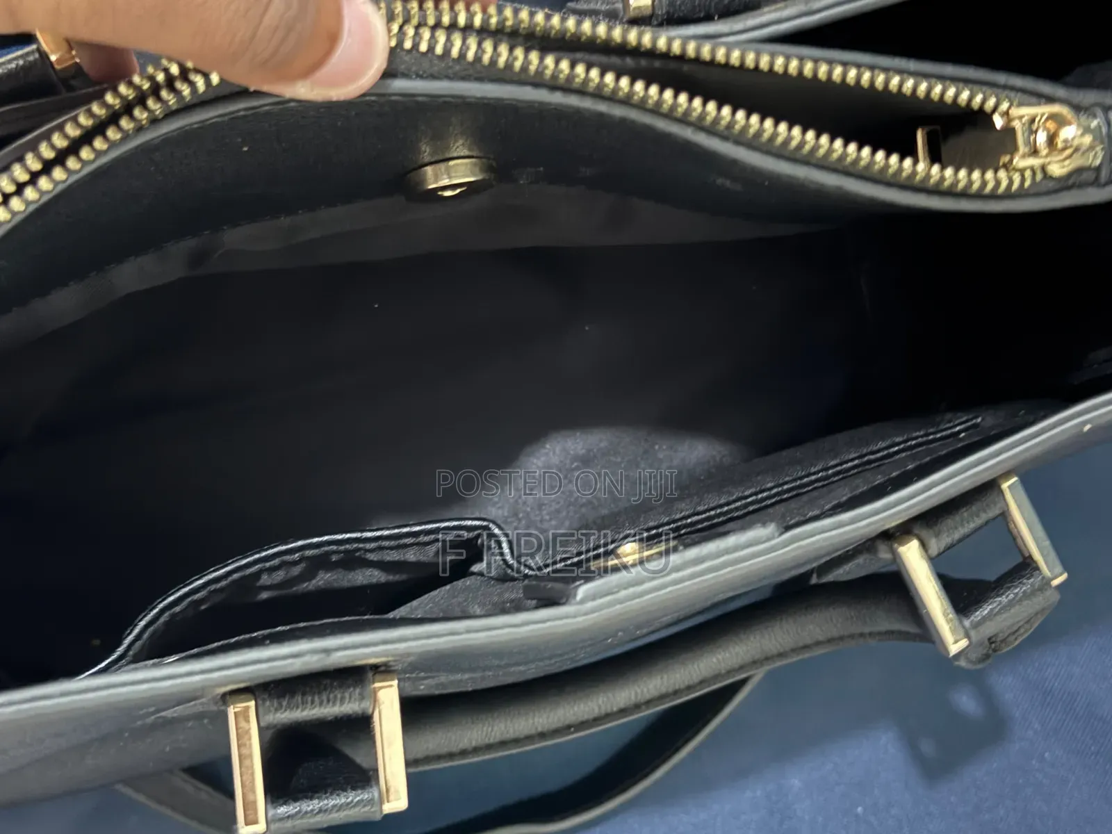 Stylish Black Handbag