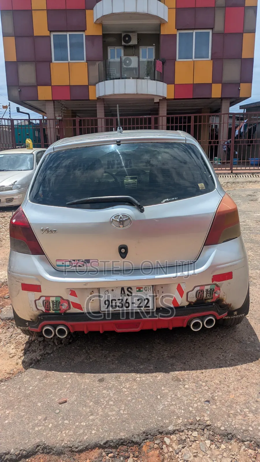 Toyota Vitz 2010 Silver