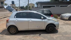 Toyota Vitz 2010 Silver