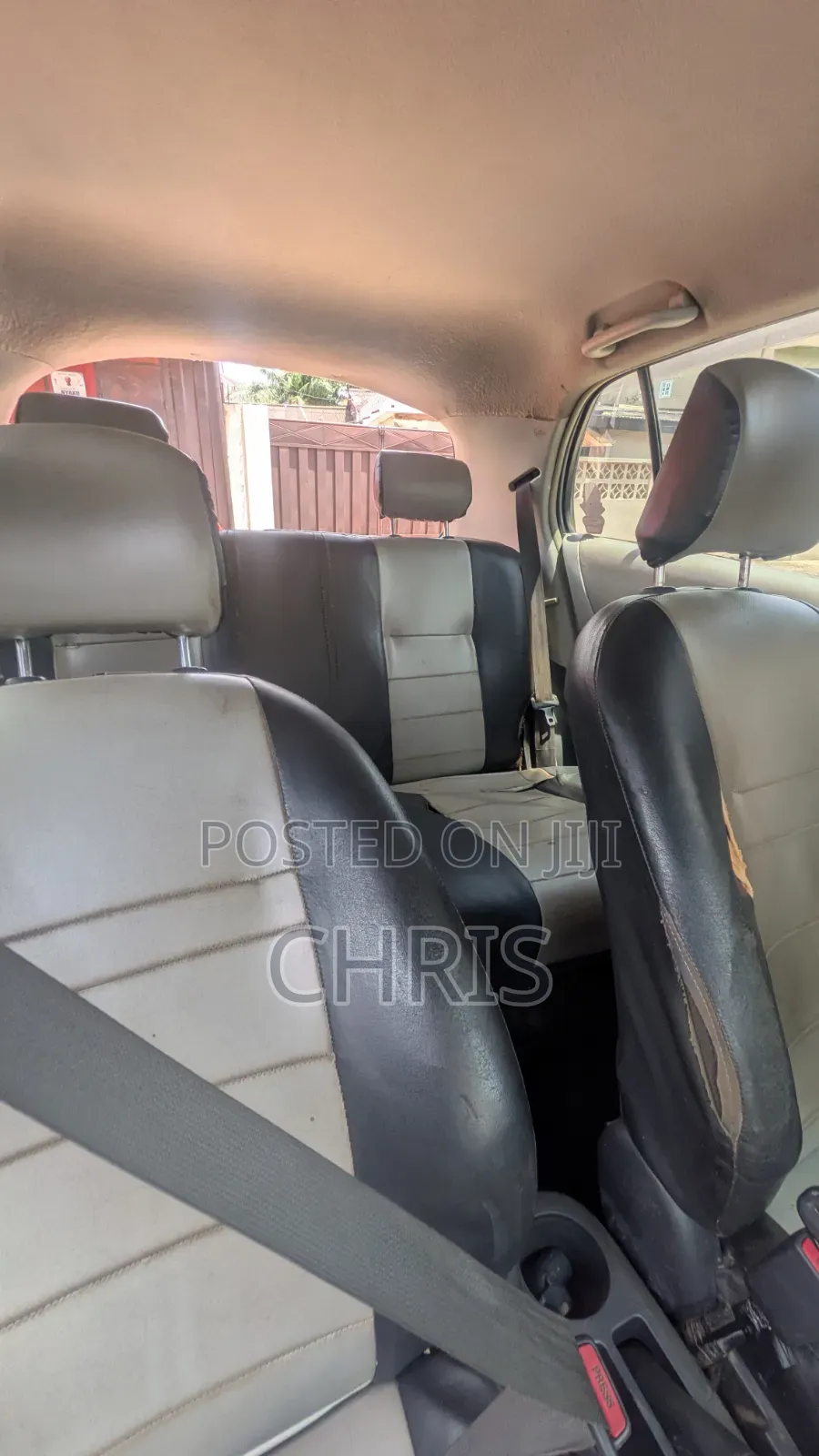 Toyota Vitz 2010 Silver