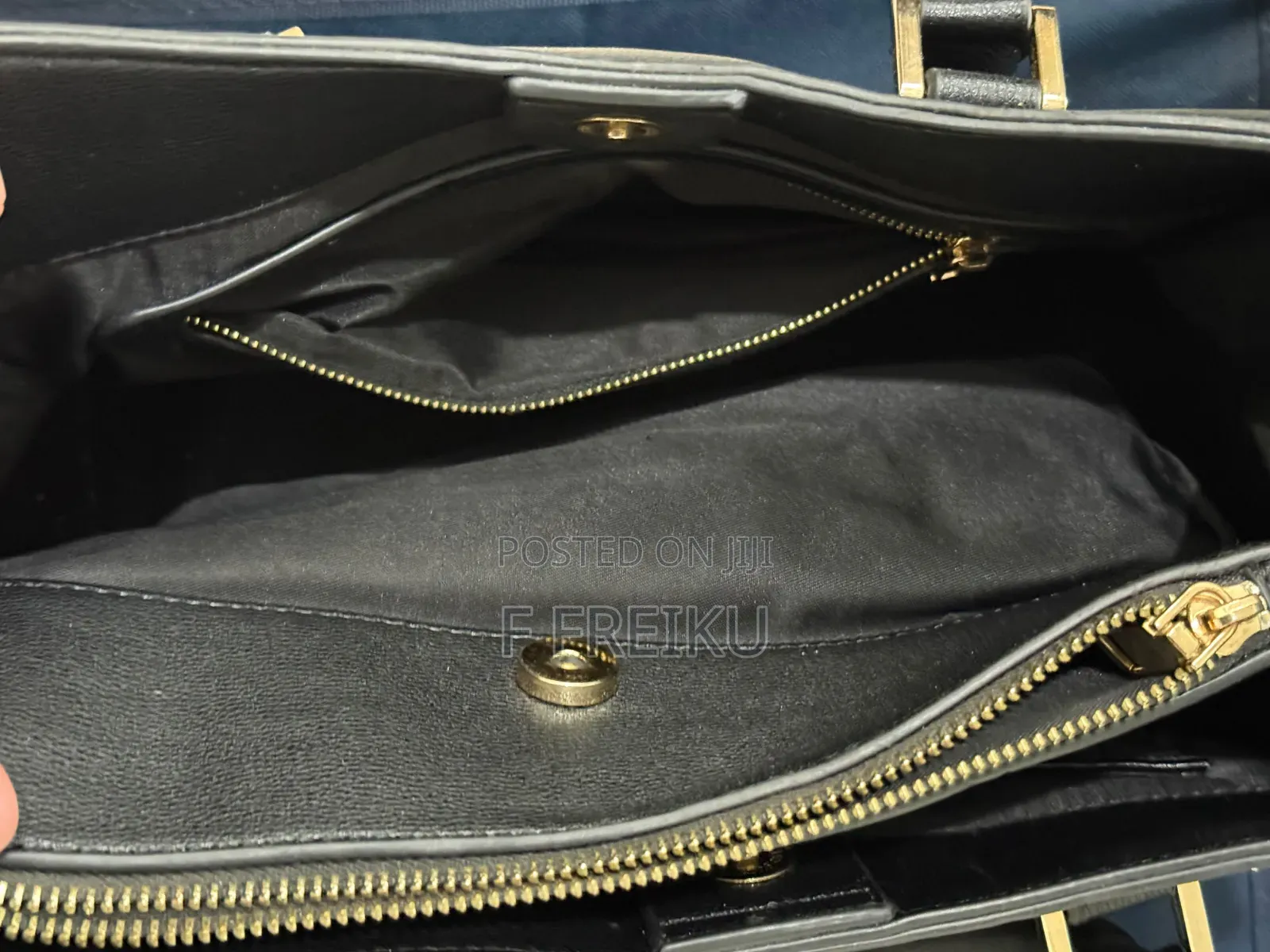 Stylish Black Handbag