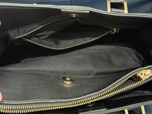 Stylish Black Handbag