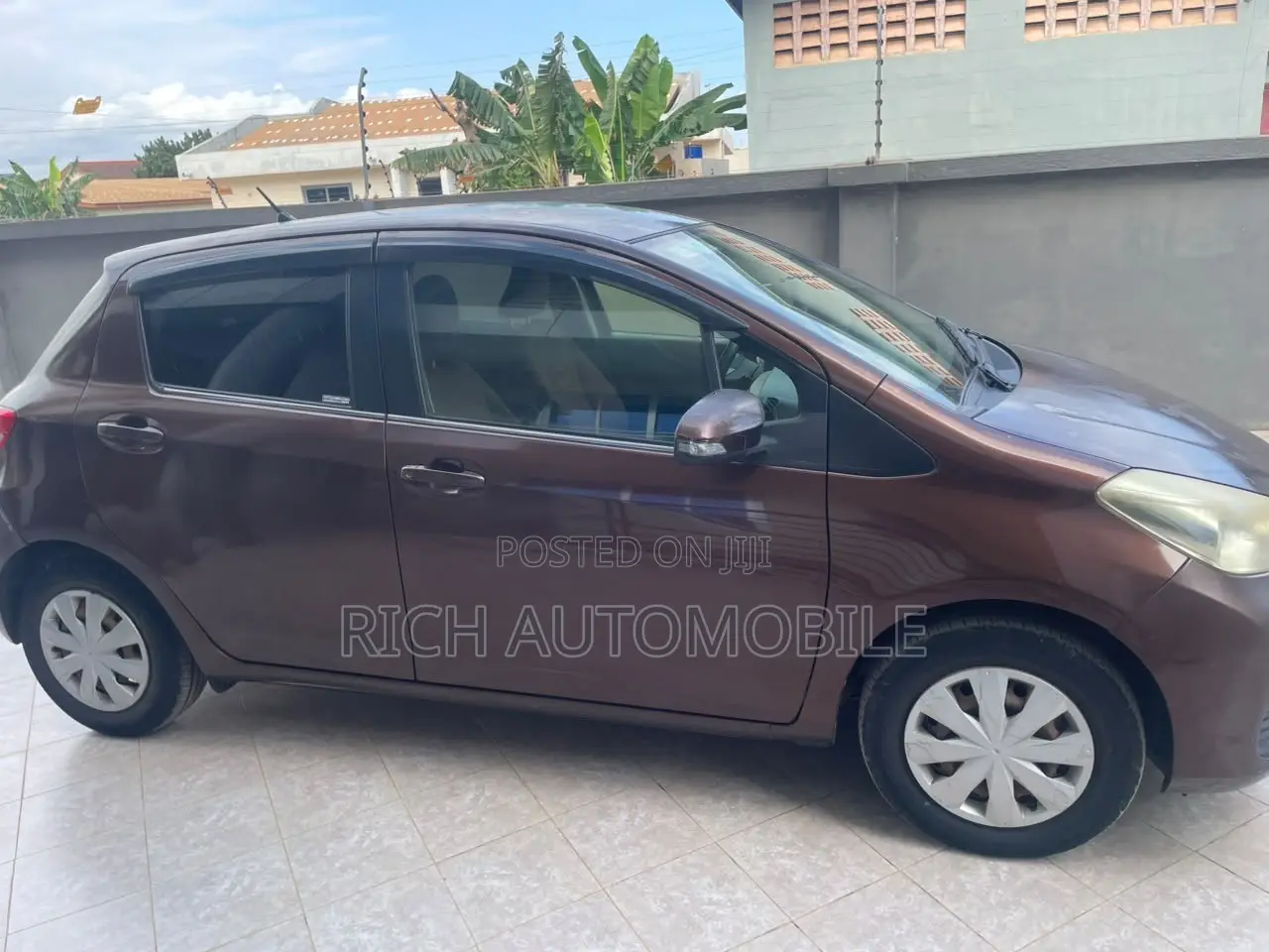 Toyota Vitz 1.5 FWD 3dr 2012 Brown