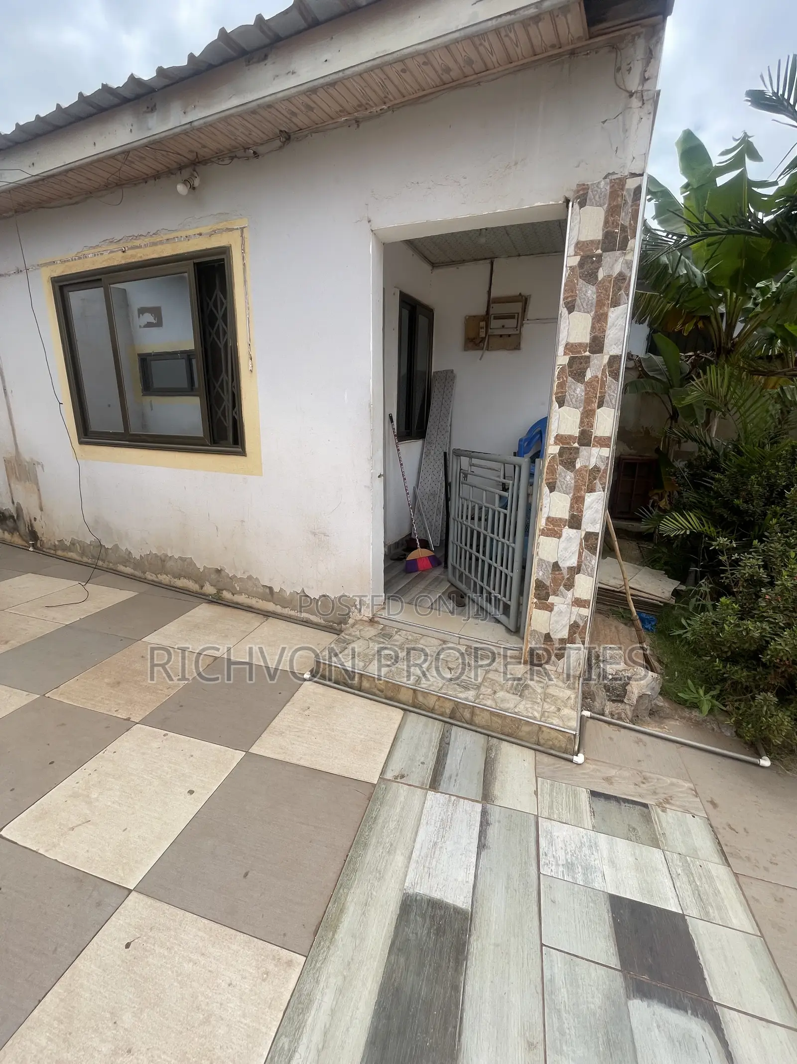1bdrm Room & Parlour in Richvon Properties, Baatsona Total for rent