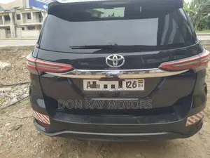 Toyota Fortuner 2019 Black