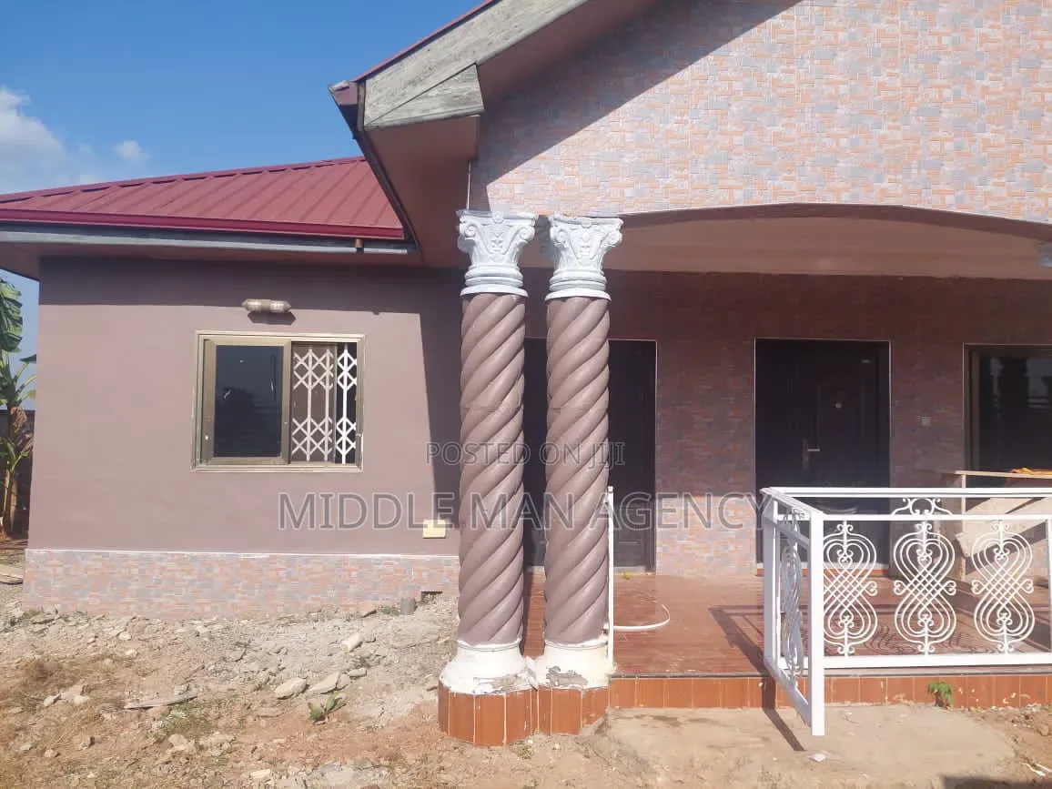 Furnished 4bdrm House in Middle Man Agency, Ejisu-Juaben Municipal