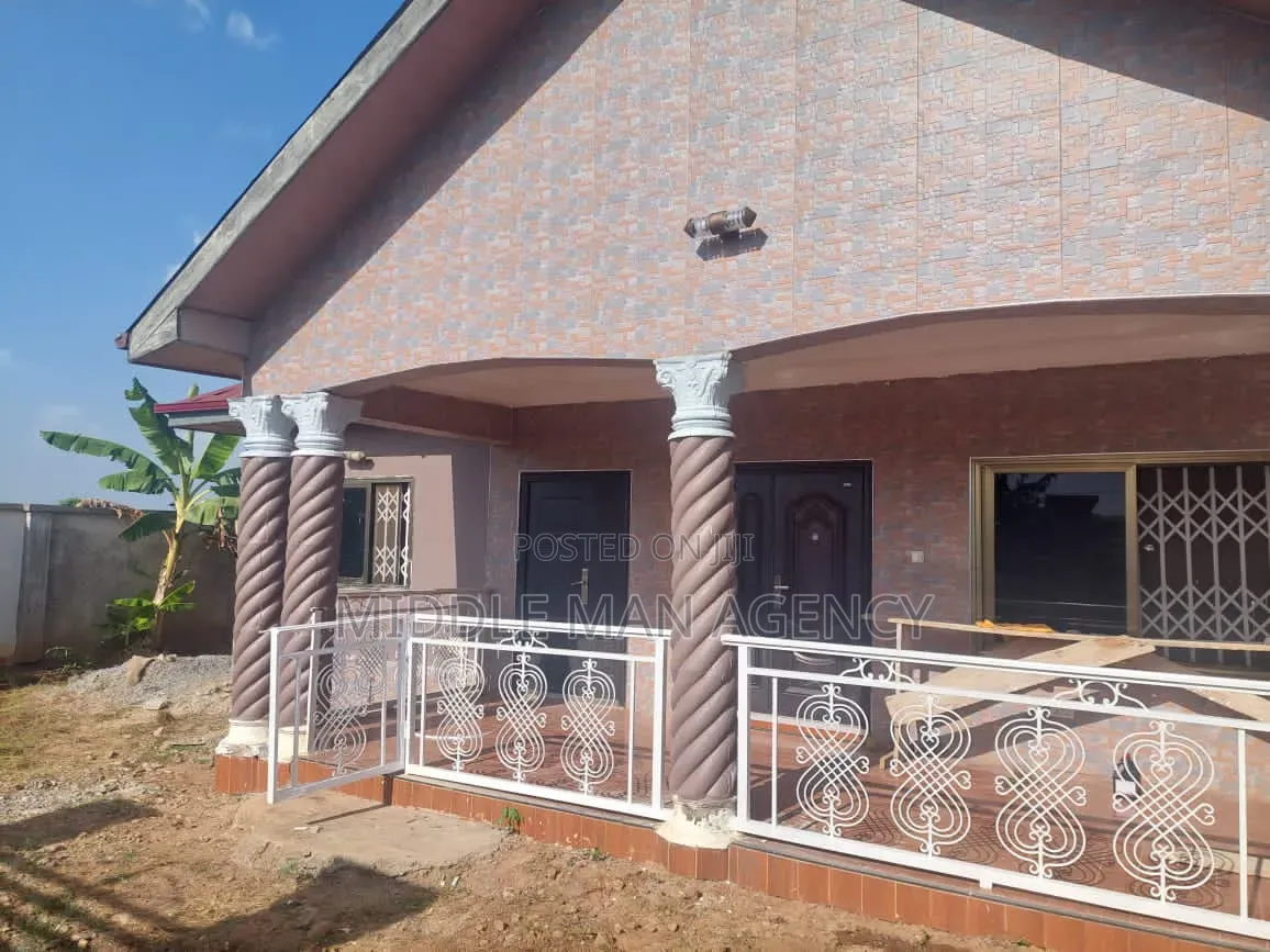 Furnished 4bdrm House in Middle Man Agency, Ejisu-Juaben Municipal