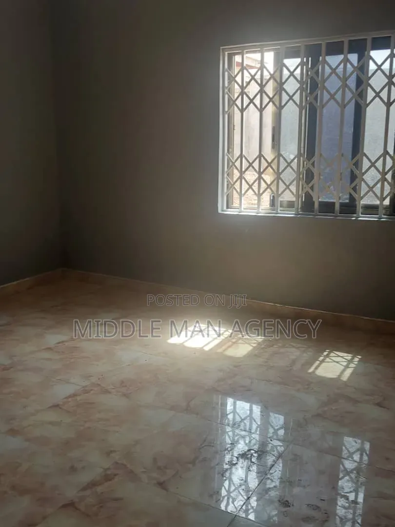 Furnished 4bdrm House in Middle Man Agency, Ejisu-Juaben Municipal