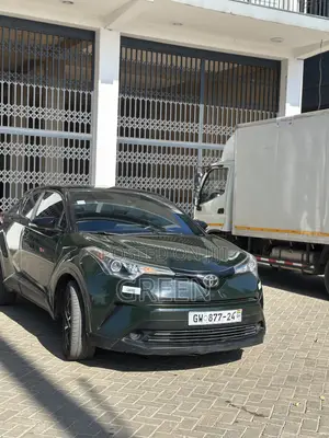 Toyota C-HR XLE Prermium FWD (2.0L 4cyl 2AM) 2018 Green