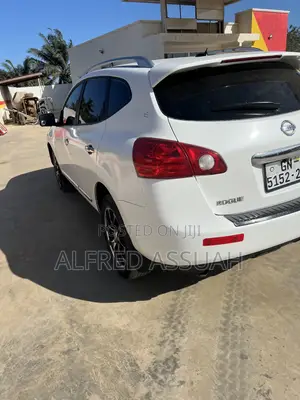 Nissan Rogue SV 4dr SUV AWD (2.5L 4cyl CVT) 2014 White