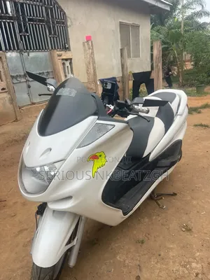 Yamaha Majesty 2017 White