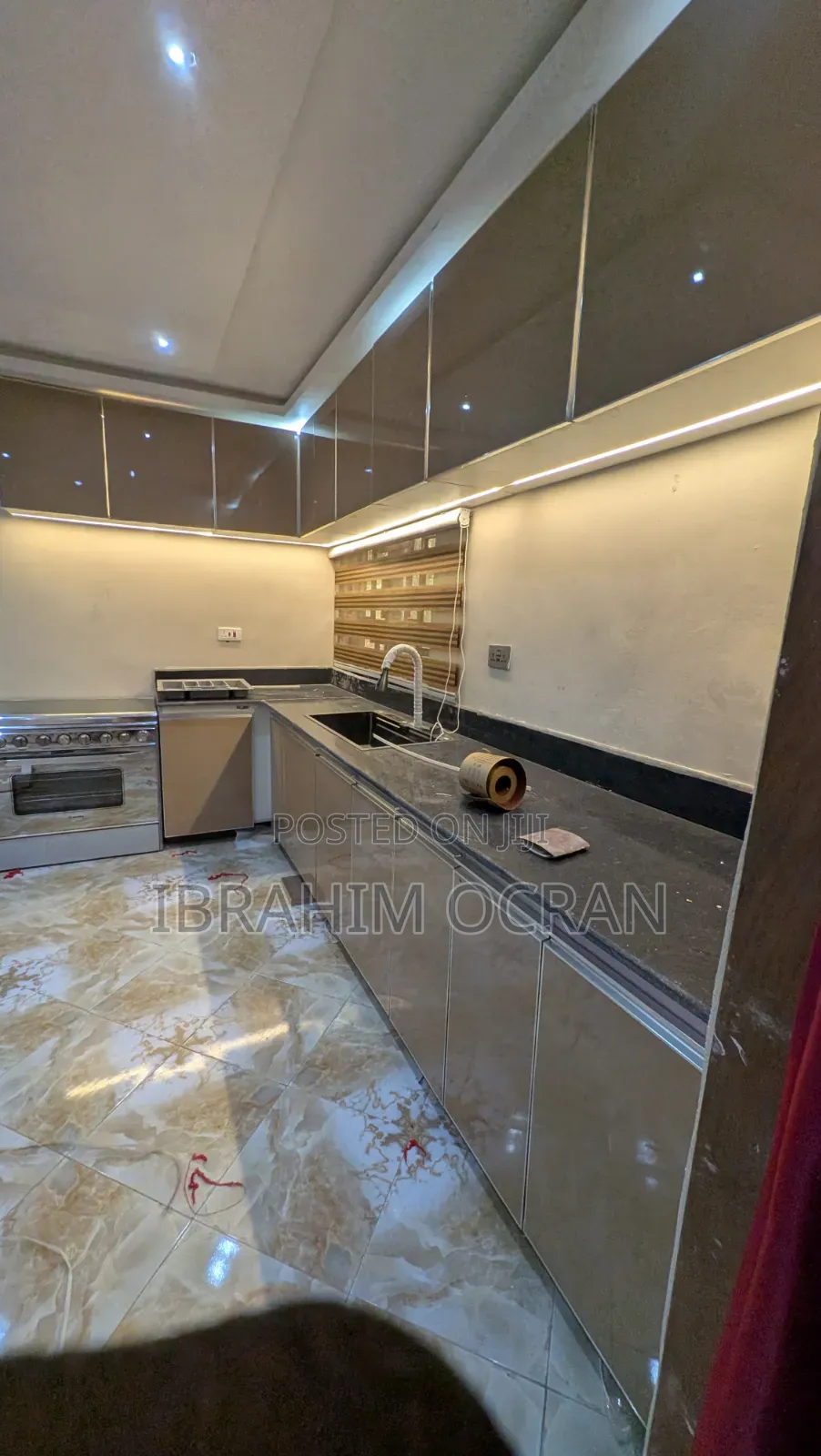 Stunning Modern Kitchen Cabinet