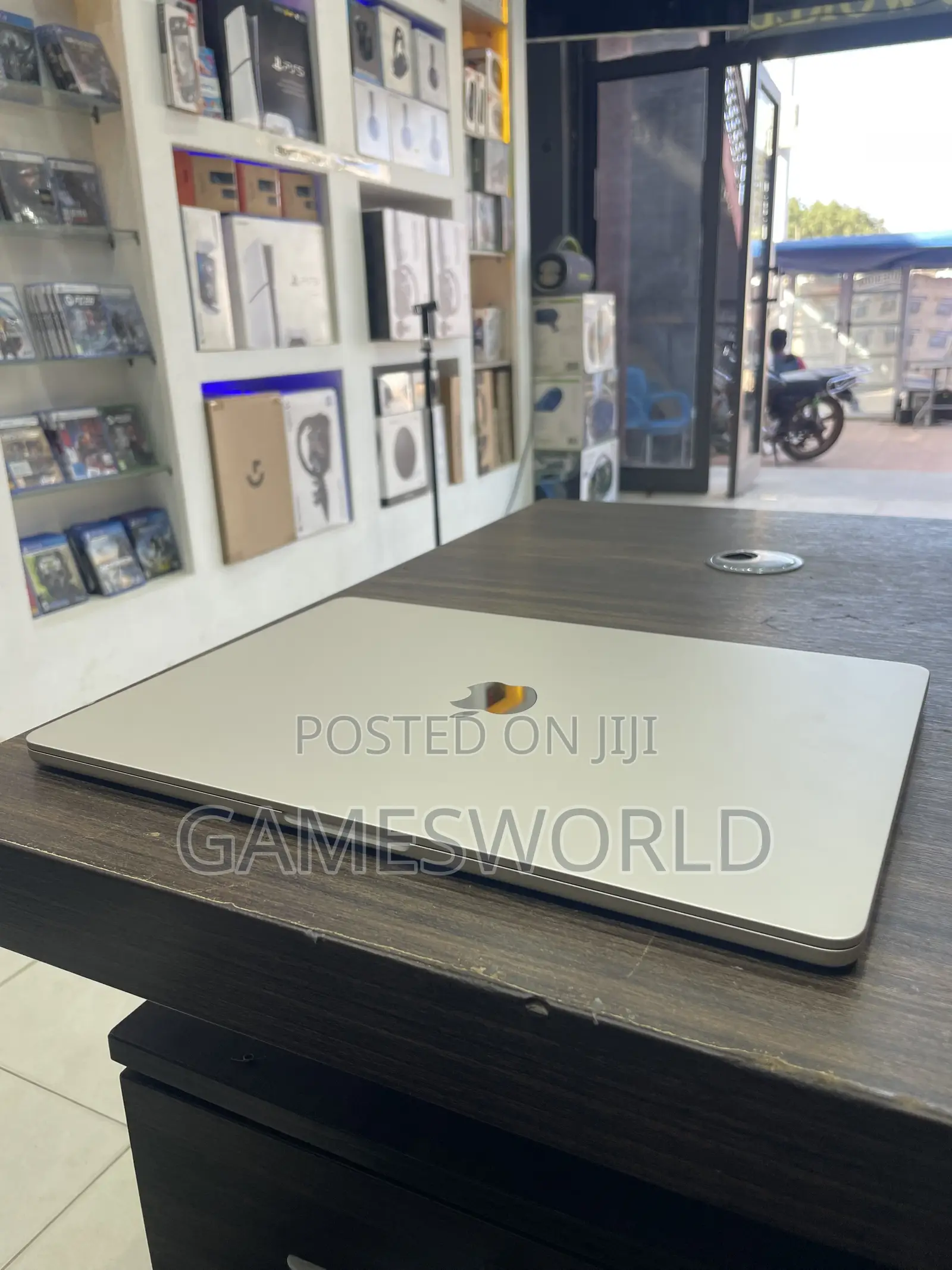 Laptop Apple MacBook Air 16GB Apple M4 SSD 256GB