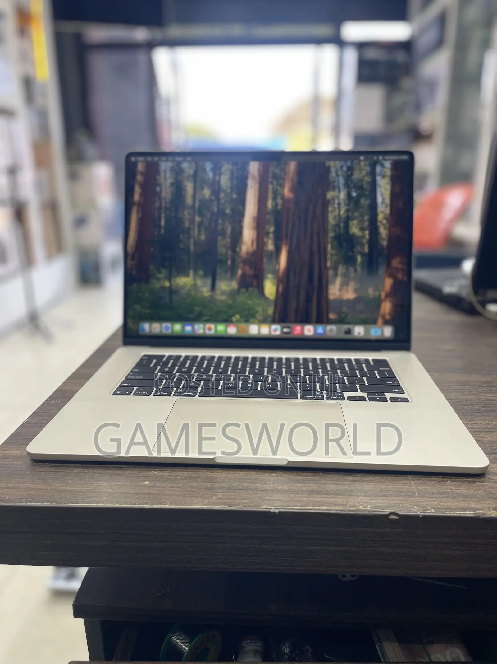 Laptop Apple MacBook Air 16GB Apple M4 SSD 256GB
