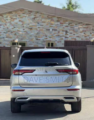 Mitsubishi Outlander SE 2022 Silver