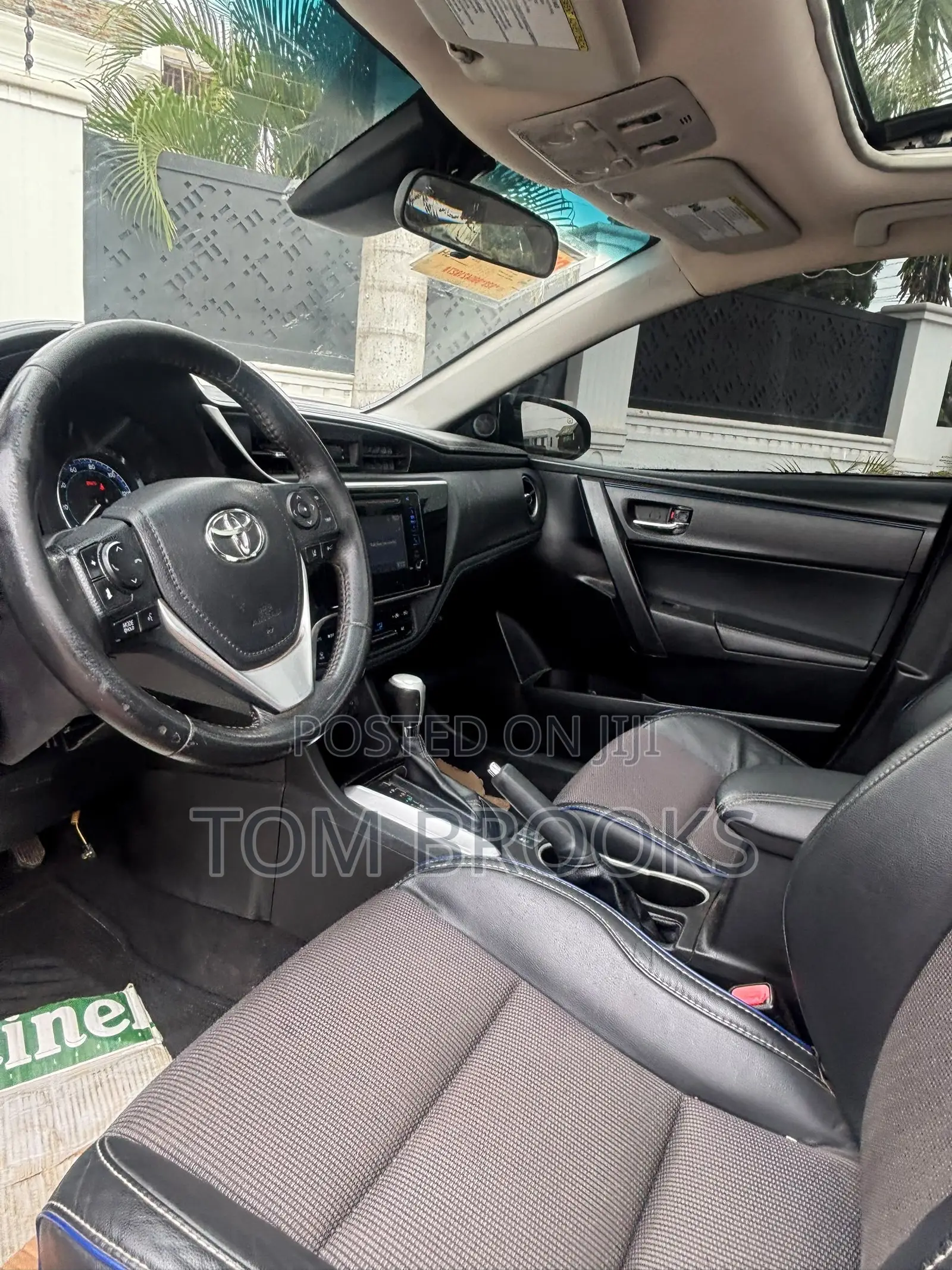 Toyota Corolla SE 4dr Sedan (1.8L 4cyl CVT) 2017 Red