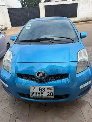 Toyota Vitz 2010 Blue