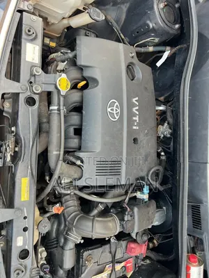 Toyota Sienta 2012 Gold