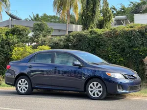 Toyota Corolla LE 4dr Sedan (1.8L 4cyl 4A) 2013 Blue