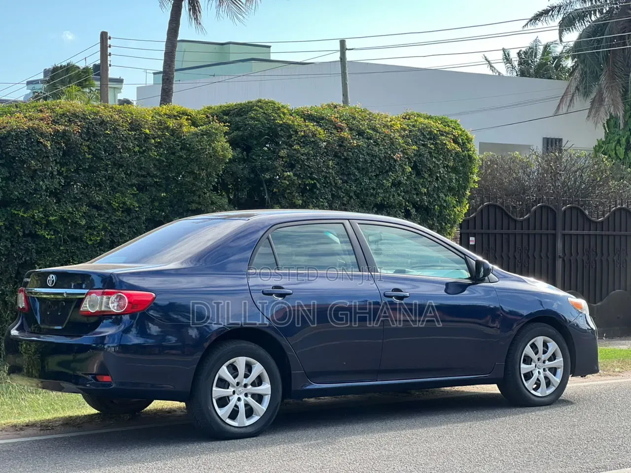 Toyota Corolla LE 4dr Sedan (1.8L 4cyl 4A) 2013 Blue