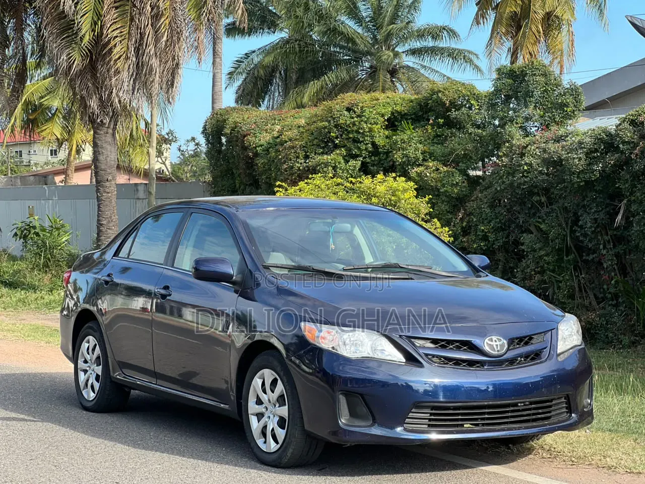 Toyota Corolla LE 4dr Sedan (1.8L 4cyl 4A) 2013 Blue