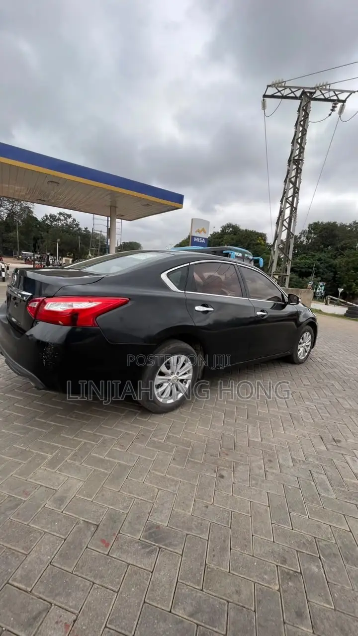 Nissan Altima 2017 Black