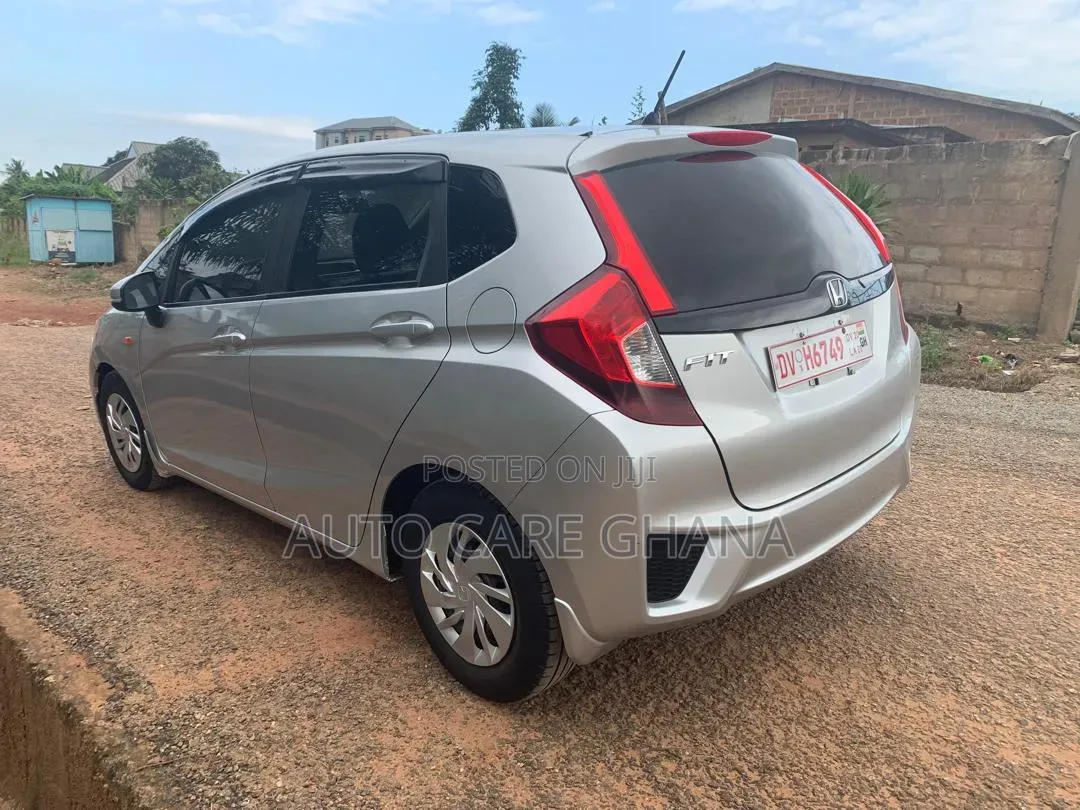 Honda Fit LX 4dr Hatchback (1.5L 4cyl 6M) 2015 Silver