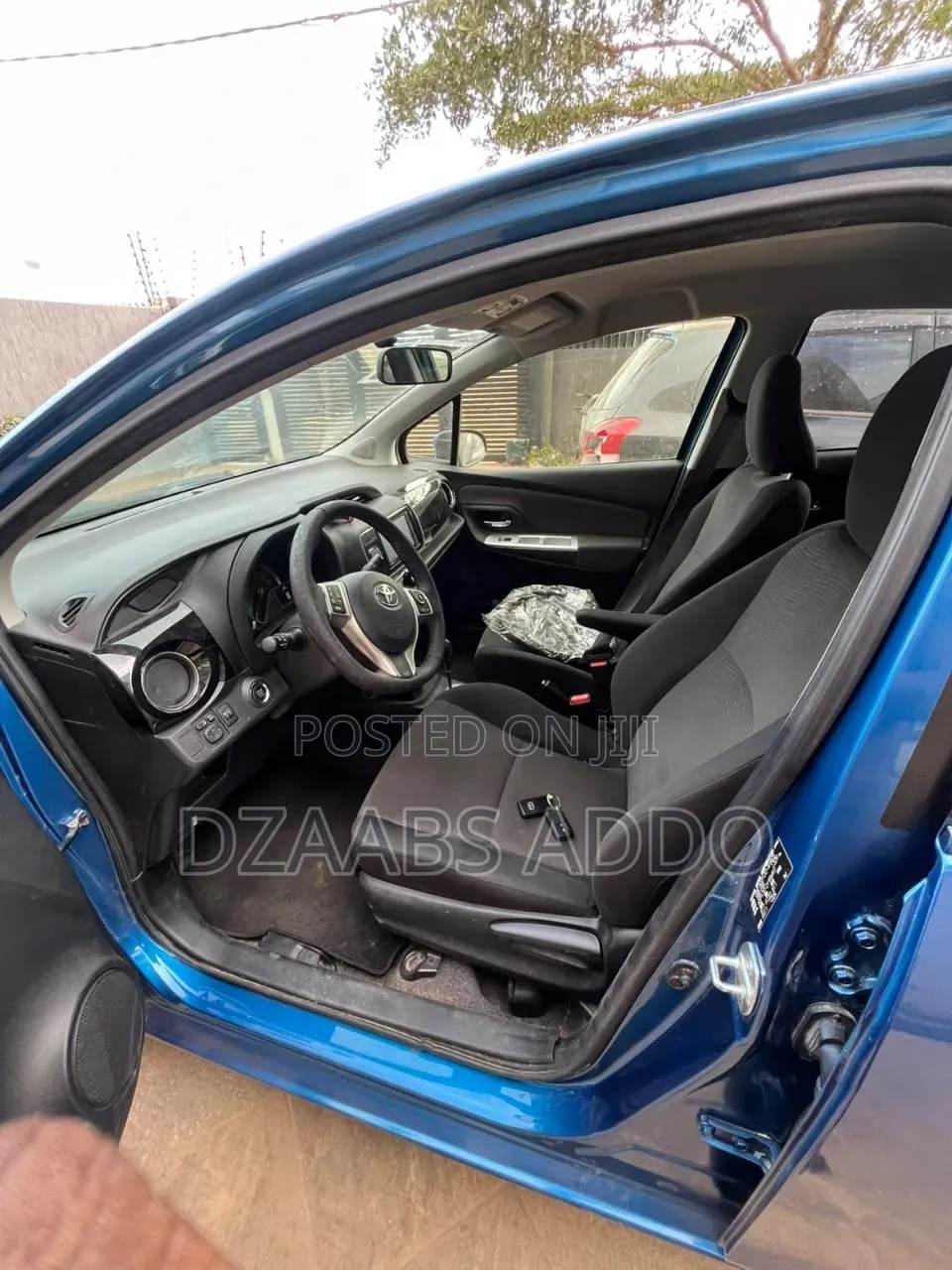 Toyota Vitz 1.3 AWD 3dr 2015 Blue