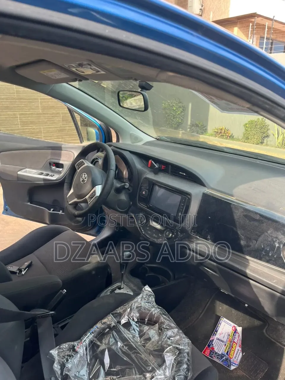 Toyota Vitz 1.3 AWD 3dr 2015 Blue
