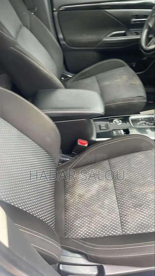 Mitsubishi Outlander SE FWD 2020 White