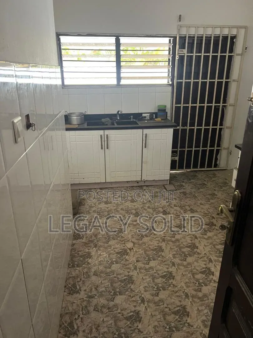 4bdrm Apartment in Legacy Solid Real, New Town for rent