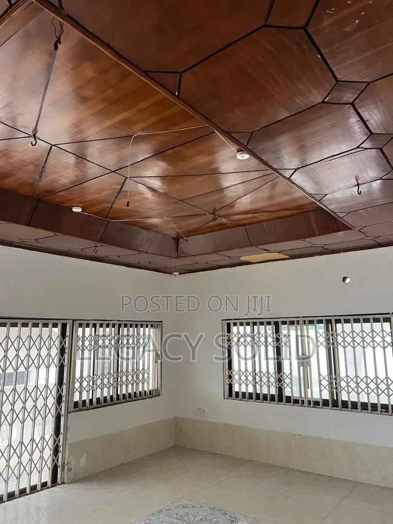 4bdrm Apartment in Legacy Solid Real, New Town for rent