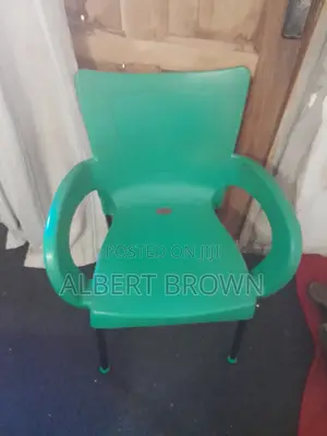 Plastic Chairs With Metal Leg for Sale