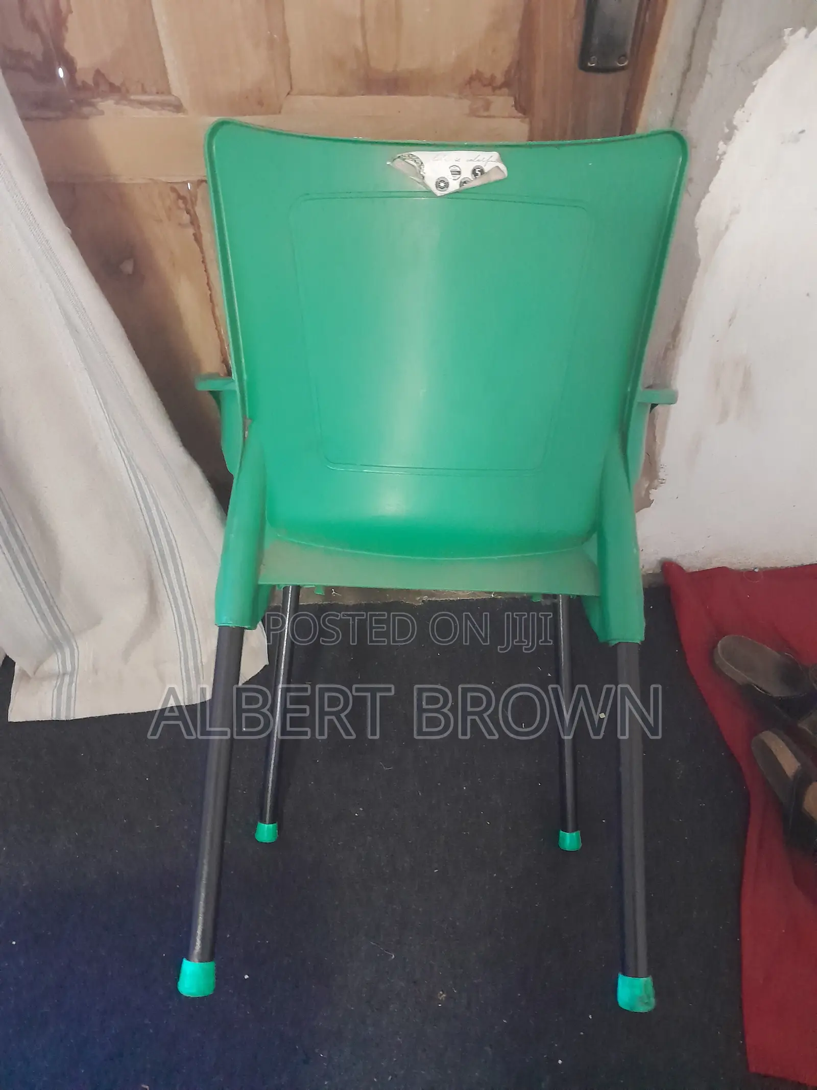 Plastic Chairs With Metal Leg for Sale