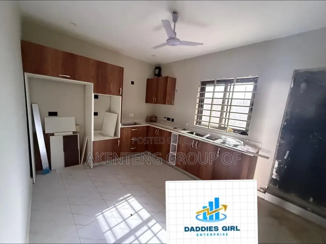 Furnished 2bdrm House in East Legon for sale