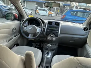 Nissan Versa 2014 Gold