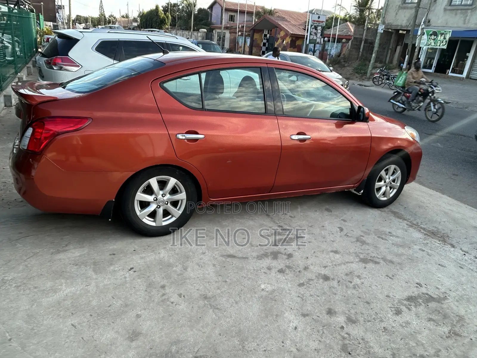 Nissan Versa 2014 Gold