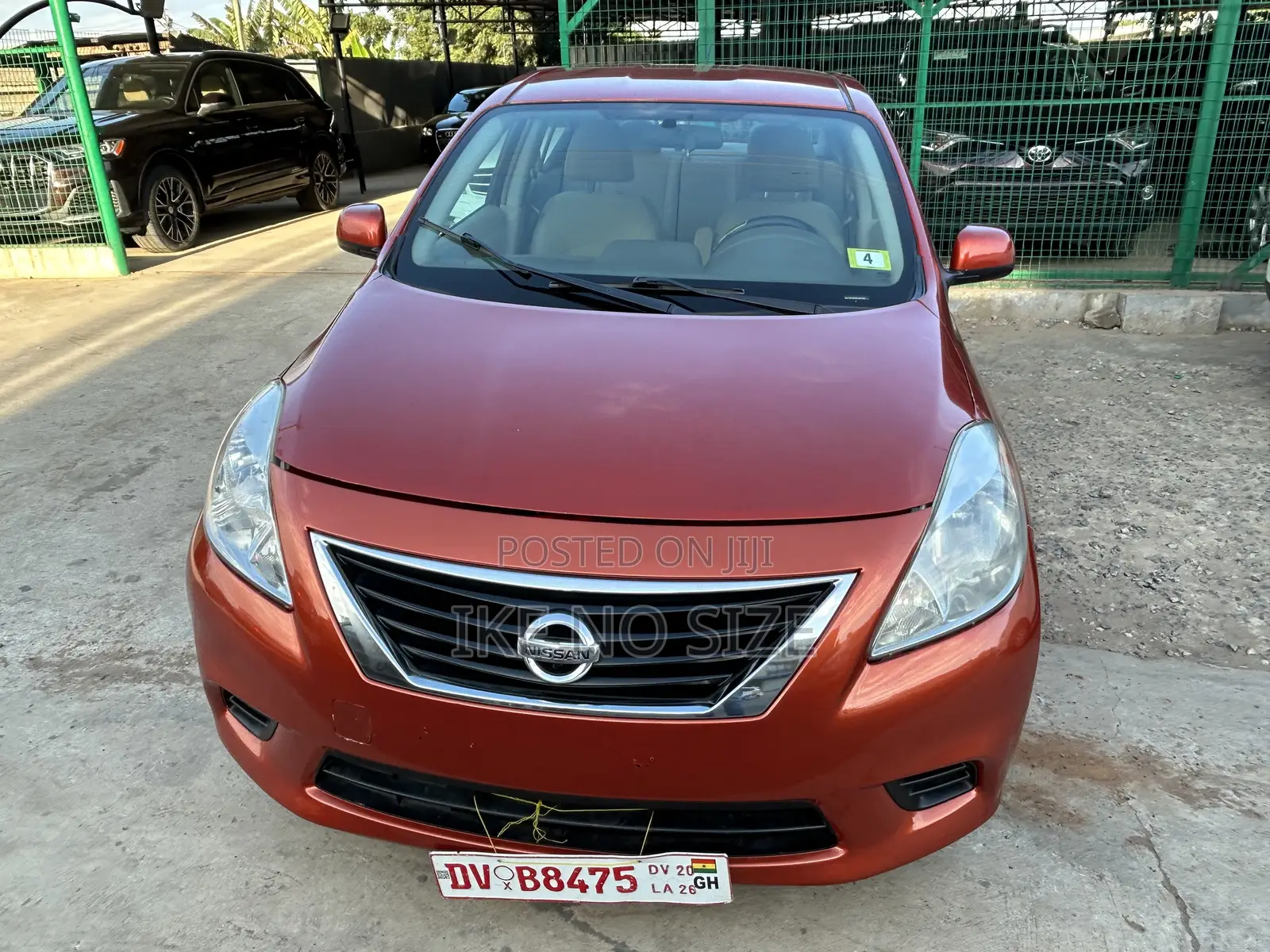 Nissan Versa 2014 Gold